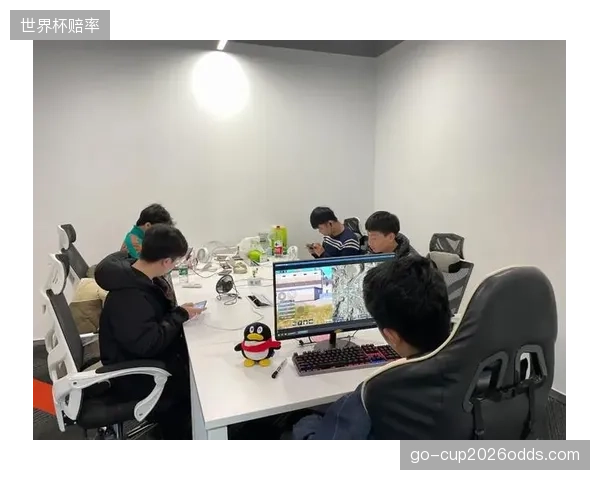 中国电竞用户规模稳定在4.88亿，其中四线及以下城市用户占比达35.9%，揭示了下沉市场的巨大潜力